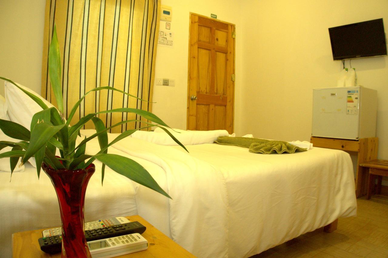 Zeestar Inn Maafushi Exterior photo